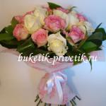Букет роз белых и розовых 